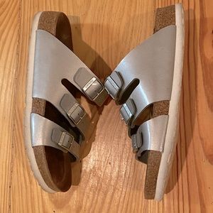 Birkenstock Leo sandal silver white three strap 39eu narrow women’s 8 narrow